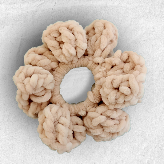 Crochet Velvet Scrunchie – Ivory