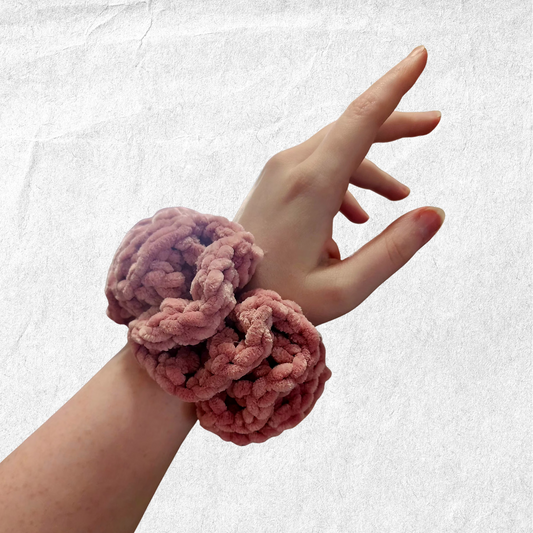 Crochet Velvet Scrunchie – Blush